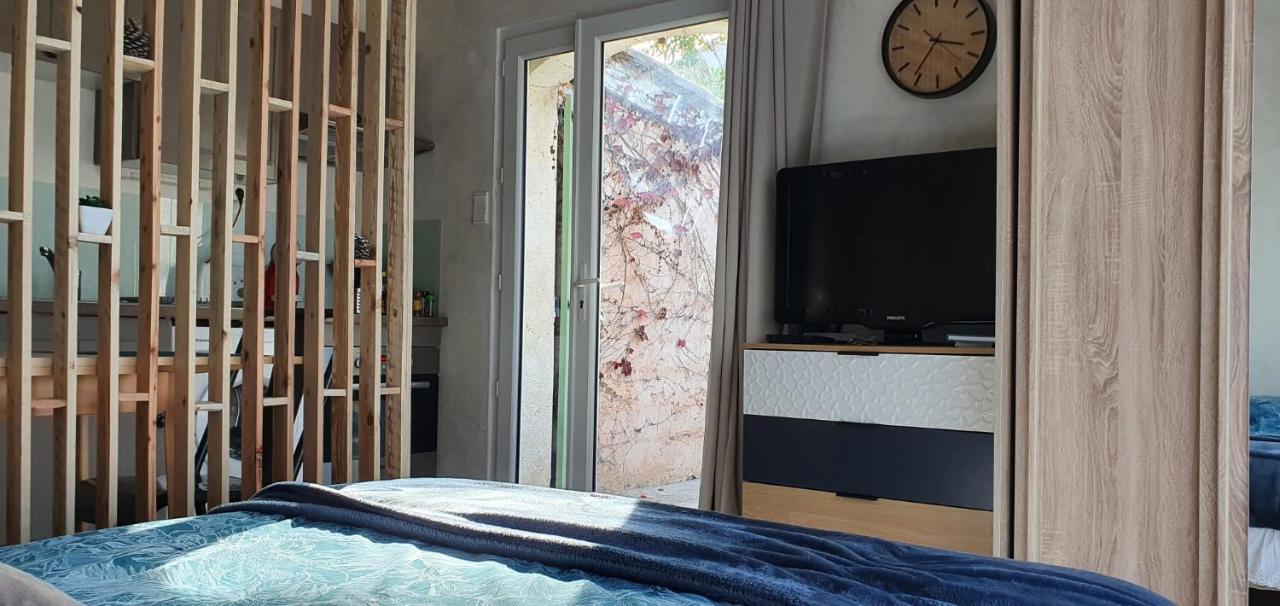 Studio Cosy Avec Grande Terrasse Au Calme Villa Сен Сир сюр Мер Екстериор снимка